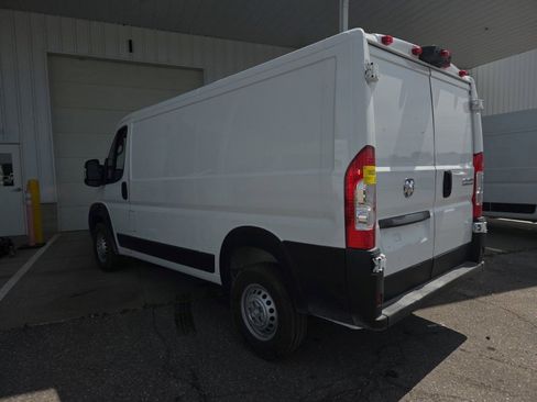 Used 2025 RAM ProMaster 2500 FWD image 5