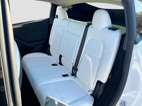 Used 2023 Tesla Model Y Long Range image 23