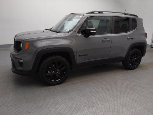 Used 2022 Jeep Renegade Altitude w/ Convenience Group AWD/4WD image 2