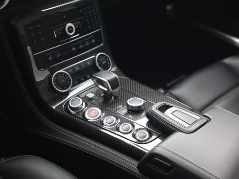 Used 2012 Mercedes-Benz SLS AMG Roadster image 20