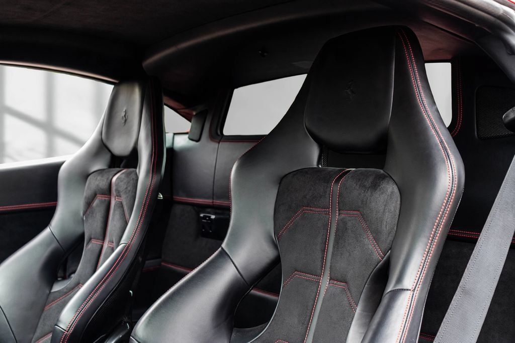 Used 2015 Ferrari 458 Italia Coupe RWD image 45