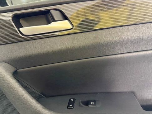 Used 2018 Hyundai Sonata Limited w/ Limited Ultimate Package 03 image 31