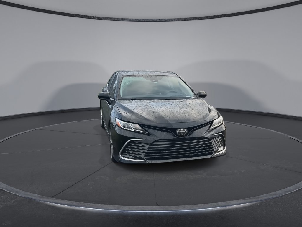 Used 2022 Toyota Camry LE FWD image 3