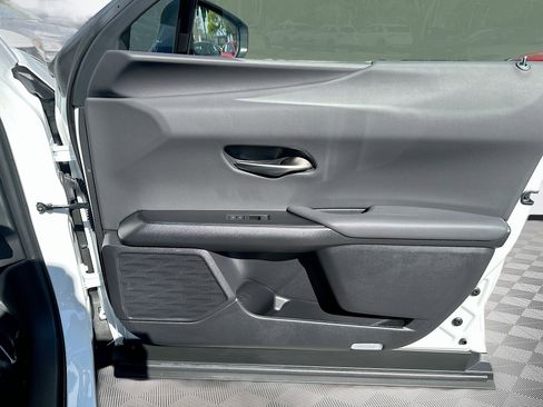 Used 2025 Lexus UX 300h FWD image 34