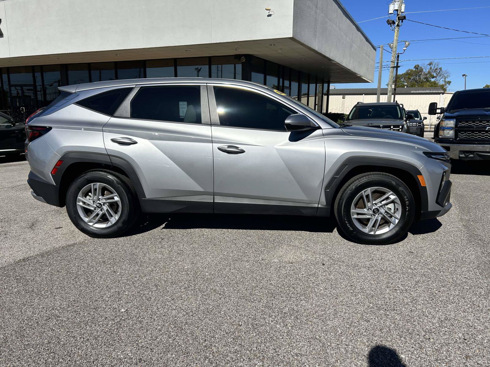 Certified 2026 Hyundai Tucson SE FWD image 2