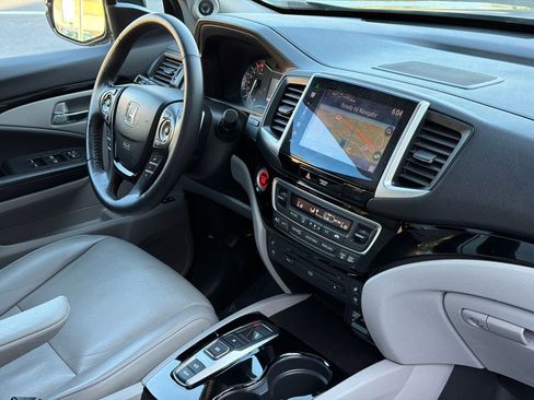 Used 2016 Honda Pilot Elite image 10