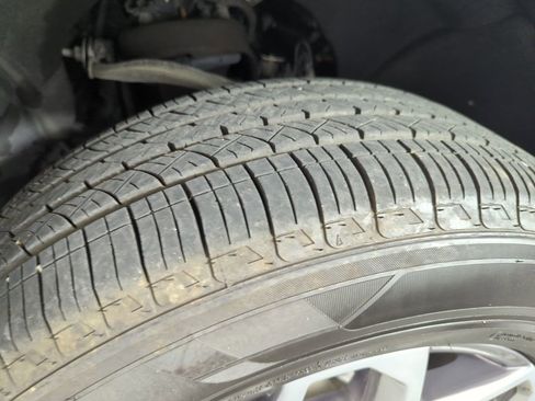 Used 2024 GMC Sierra 1500 SLT w/ SLT Premium Plus Package image 23