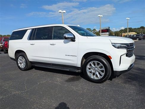 Used 2023 Chevrolet Suburban Premier image 2