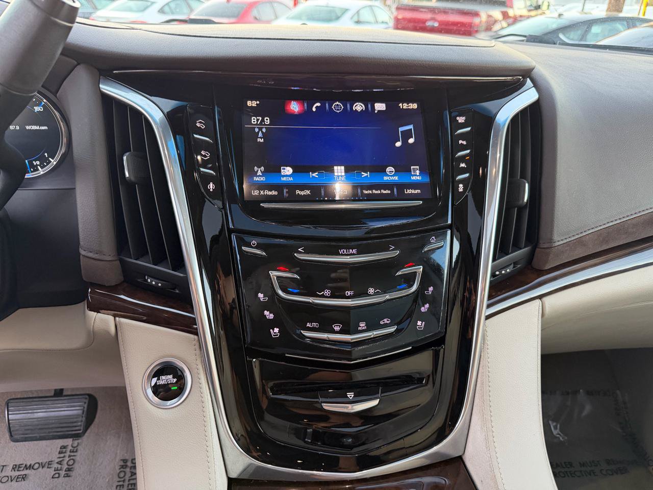Used 2016 Cadillac Escalade ESV Luxury AWD/4WD image 29