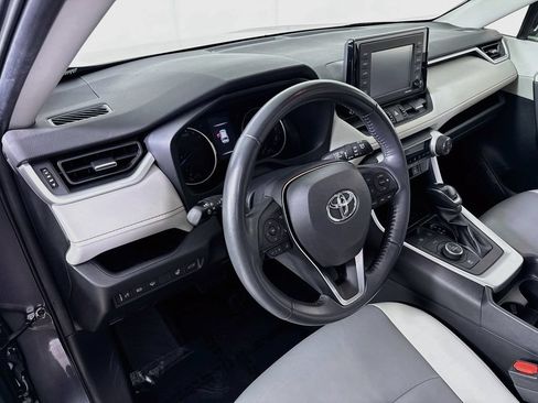 Used 2021 Toyota RAV4 XLE Premium AWD/4WD image 10