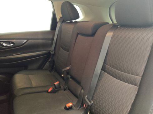 Used 2018 Nissan Rogue SV w/ Premium Package image 18