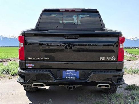 Used 2022 Chevrolet Silverado 1500 High Country w/ Z71 Off-Road Package AWD/4WD image 5