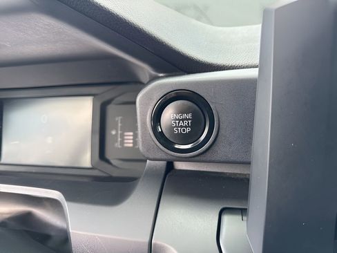 Used 2024 Toyota Tacoma SR image 18