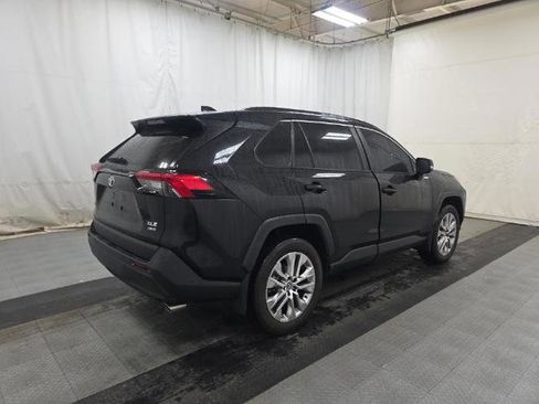 Used 2023 Toyota RAV4 XLE Premium image 4