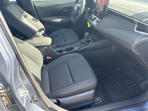 Used 2025 Toyota Corolla LE image 13