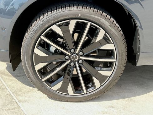 New 2026 Volvo XC60 B5 Ultra w/ Climate Package image 12