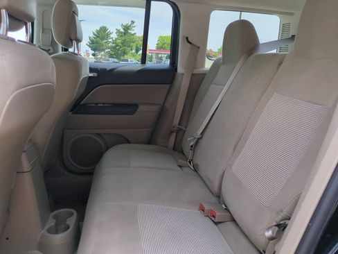 Used 2015 Jeep Patriot Latitude AWD/4WD image 14