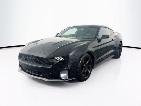 Used 2019 Ford Mustang Coupe w/ Black Accent Package RWD image 3
