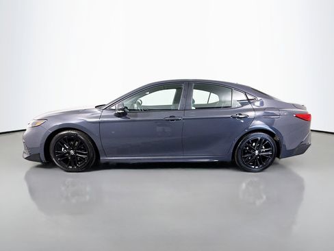 Used 2025 Toyota Camry SE FWD image 6