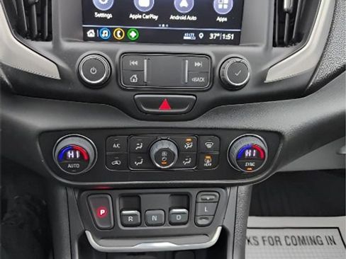 Used 2021 GMC Terrain SLT image 14