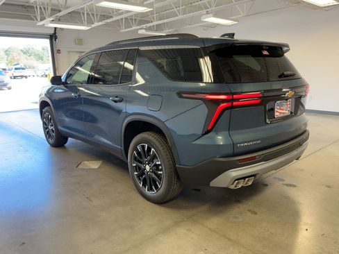 New 2026 Chevrolet Traverse LT w/ Sun and Wheel Package image 3
