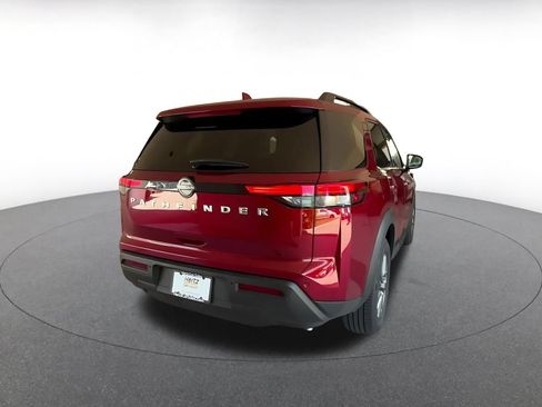 Used 2025 Nissan Pathfinder SV FWD image 12