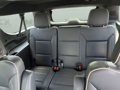 Used 2023 Chevrolet Suburban Premier AWD/4WD image 14