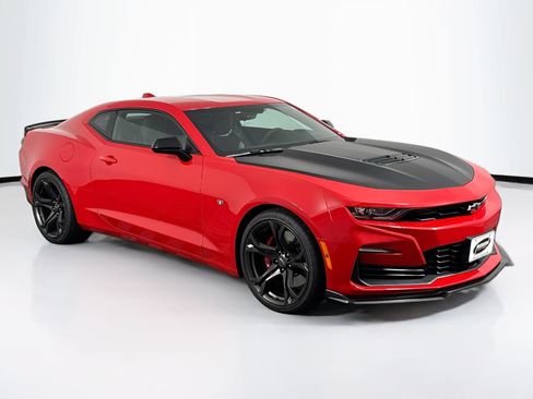 Used 2023 Chevrolet Camaro SS RWD image 2