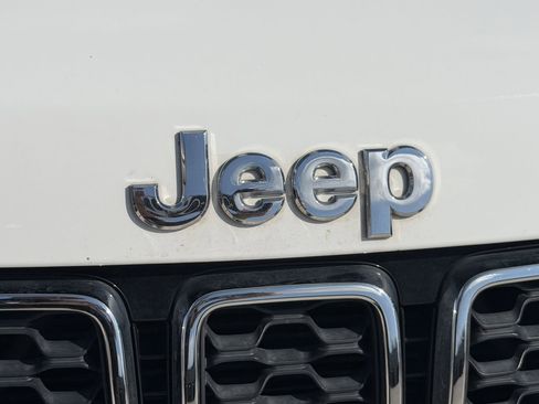 Used 2017 Jeep Grand Cherokee Limited w/ Trailer Tow Group IV AWD/4WD image 15