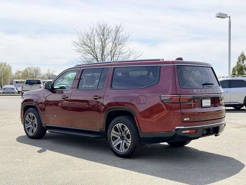 Used 2024 Jeep Wagoneer L Series II w/ Flexible Seating Group image 4