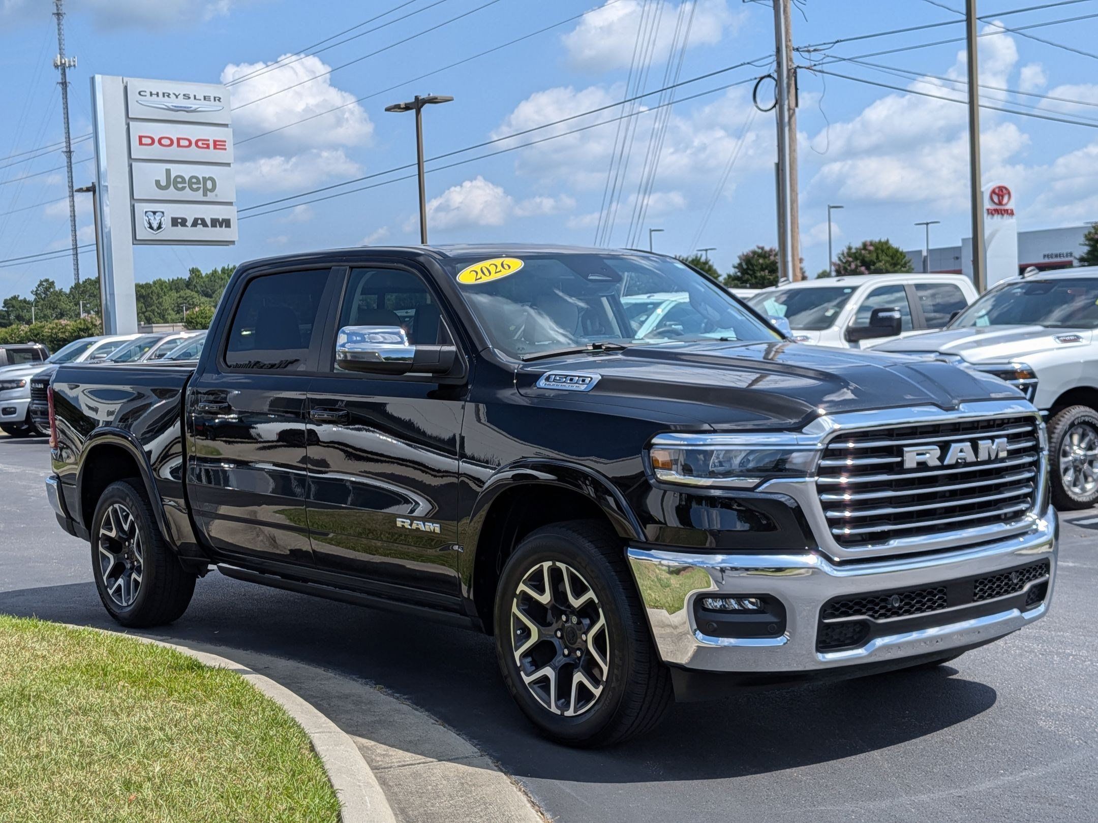 Used 2026 RAM 1500 Laramie AWD/4WD image 3