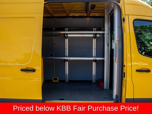 Used 2021 Mercedes-Benz Sprinter 2500 image 14