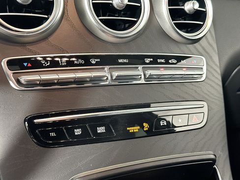 Used 2020 Mercedes-Benz GLC 300 image 15