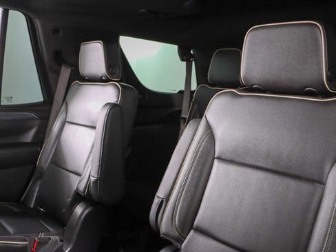 Used 2021 GMC Yukon SLT w/ SLT Premium Package RWD image 29