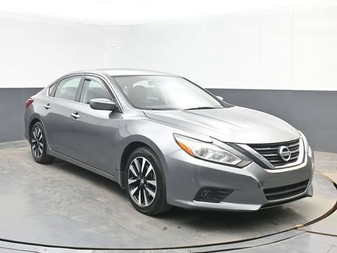 Used 2018 Nissan Altima 2.5 SV FWD image 2