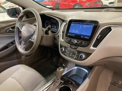 Used 2019 Chevrolet Malibu LT w/ Driver Confidence Package II image 15
