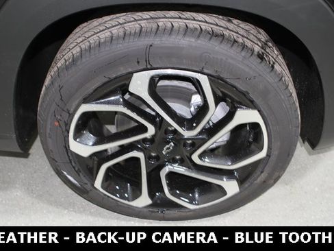 New 2026 Chevrolet Trax RS w/ Sunroof Package image 6