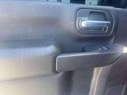 Used 2022 Chevrolet Silverado 2500 Custom w/ Custom Value Package image 12