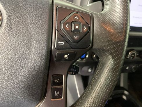 Used 2020 Toyota Tacoma TRD Off-Road w/ Technology Package AWD/4WD image 21
