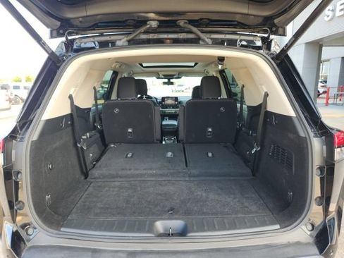 Used 2022 Nissan Pathfinder SV w/ SV Premium Package FWD image 22