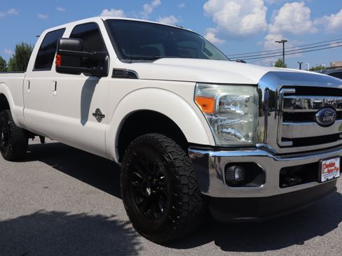 Used 2015 Ford F350 Lariat w/ Lariat Interior Package AWD/4WD image 5