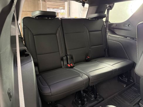 Used 2023 GMC Yukon Denali AWD/4WD image 14