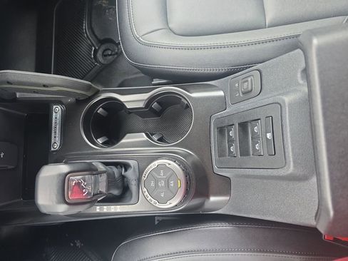Used 2024 Ford Bronco Everglades image 22