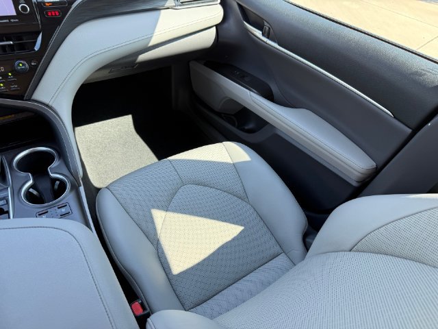 Used 2021 Toyota Camry XLE w/ Navigation Upgrade Package FWD image 25