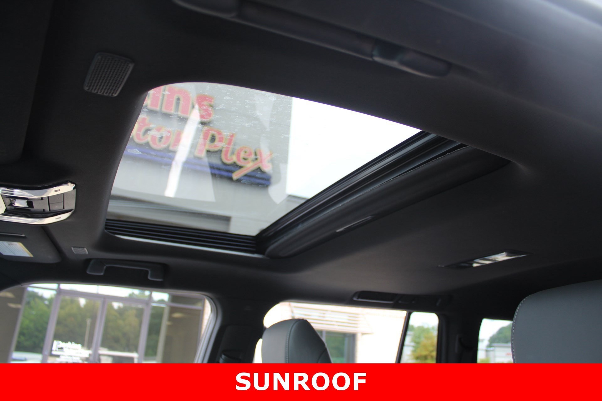 Used 2024 Lexus GX 550 w/ Accessory Package (Z1) AWD/4WD image 25