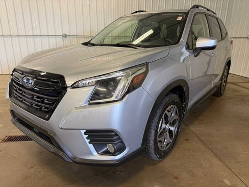 Certified 2023 Subaru Forester Premium AWD/4WD image 1