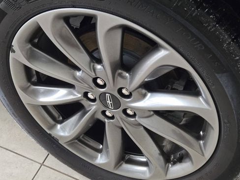 Used 2022 Lincoln Corsair AWD w/ Premium Package image 17