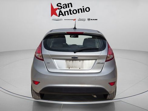 Used 2015 Ford Fiesta SE image 6