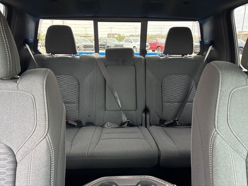 New 2026 RAM 1500 4x4 Crew Cab image 15