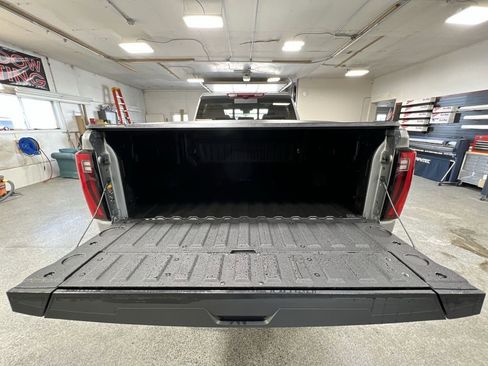 New 2026 GMC Sierra 3500 Denali w/ Denali Reserve Package image 27